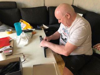 Visirproduktion i full gång.