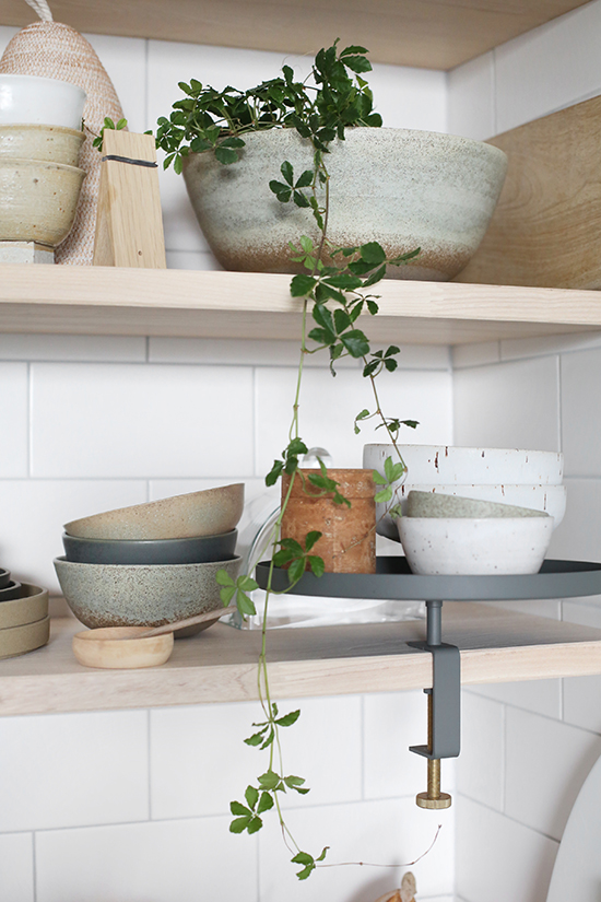 "Handla det som redan är producerat. Det finns otroligt mycket inredning som är begagnat."