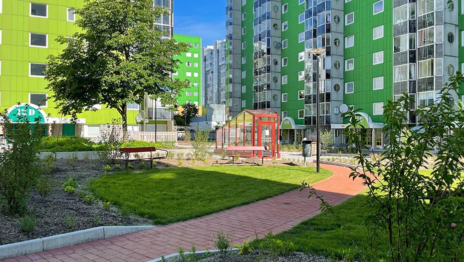 Trapphuset ner mot garaget