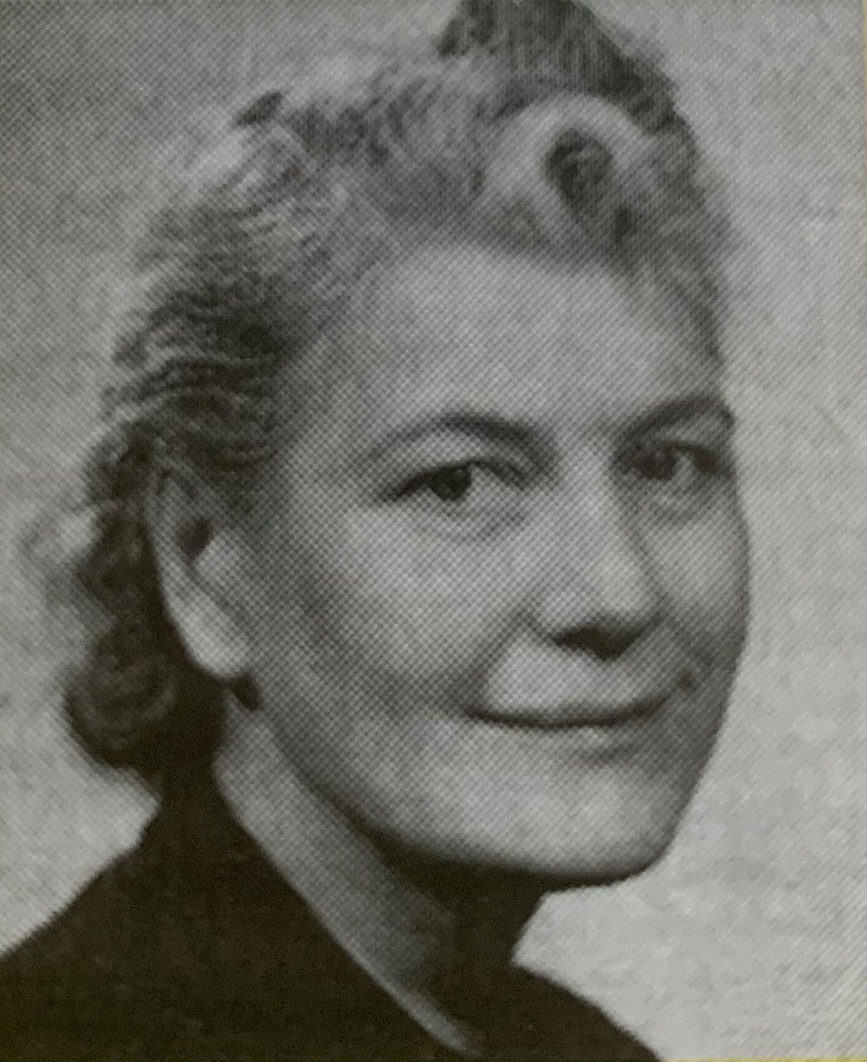 Porträttbild på Agnes Åhsberg.