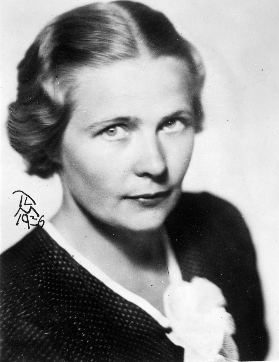 Porträttbild på Alva Myrdal