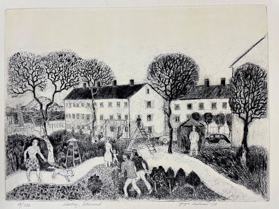 Väggmålning av bostadsrättsföreningen Abborren i Östersund illustrerad med människor som promenerar framför huset.