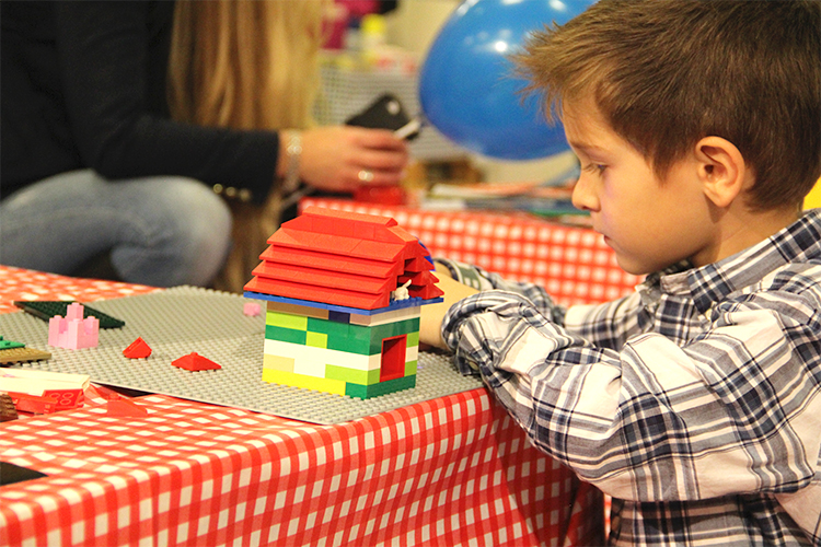 Legobygge hos Veidekke