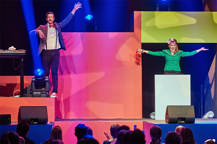 Barngalan David Persson trollar fram Josefin Johansson