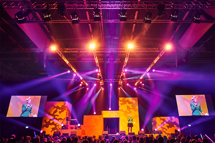 Barngalan Josefin Johansson på scen