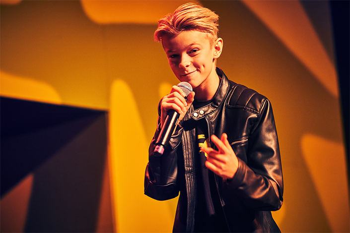 Barngalan Theoz på scen