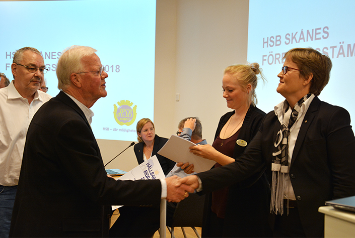 HSB brf Lövkullen tar emot sitt Hållbarhetsbidrag