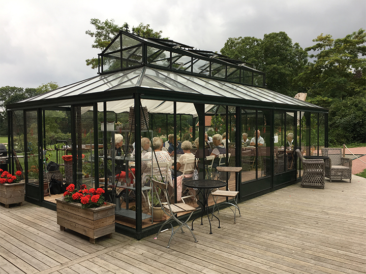 Frukost i växthuset