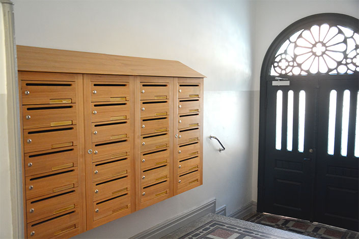 Postboxar i trapphusen