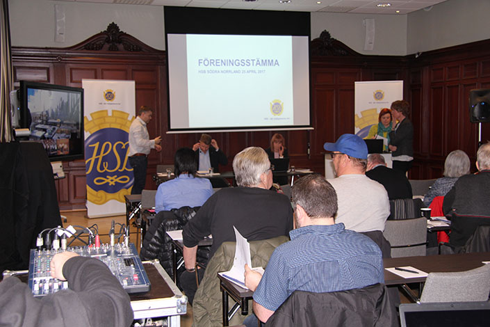 Ljudet finjusteras inför sändningen.