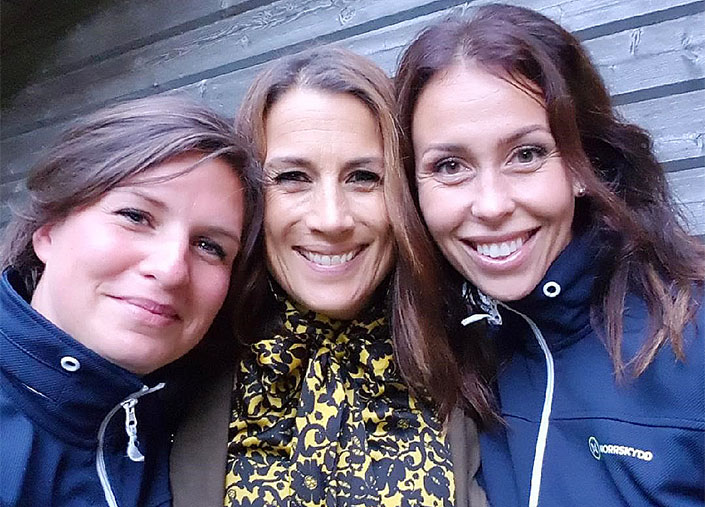 Malin och Marianne från Norrskydd, två av HSBs samarbetspartners som medverkade under dagen, fick träffa sin idol Jill Johnsson efter konserten.