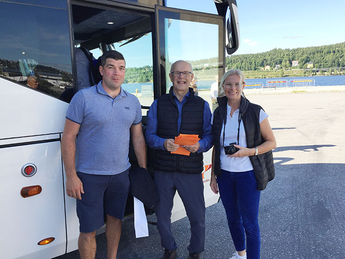 Niklas Backlund från Cupola, Hans Lindström, ordförande i brf Ålen och Anna-Karin Widehammar, kommunikatör på HSB.